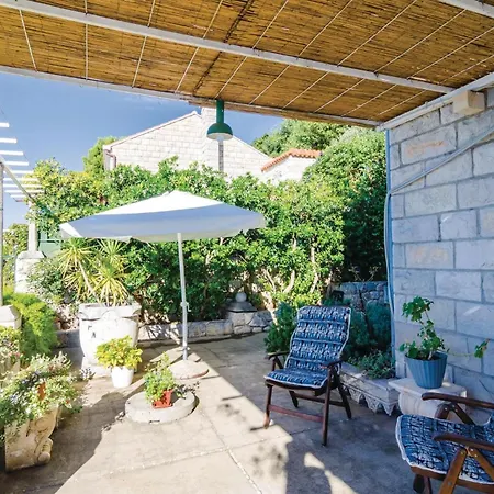 Two-bedroom In Vakantiehuis *