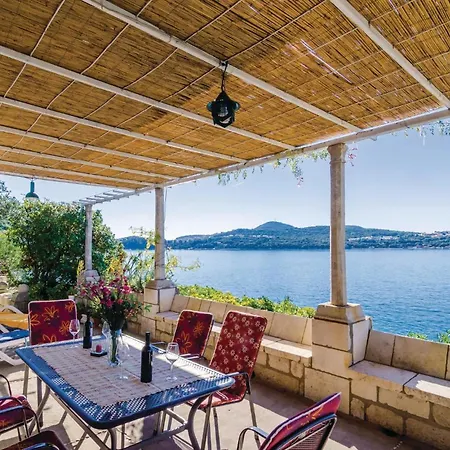 Dom wakacyjny Awesome In With House Sea View