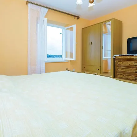 Awesome In With House Sea View