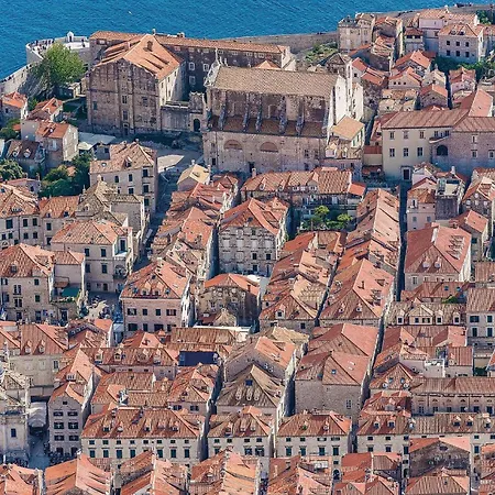 2 Bedroom Awesome In Holiday home Dubrovnik